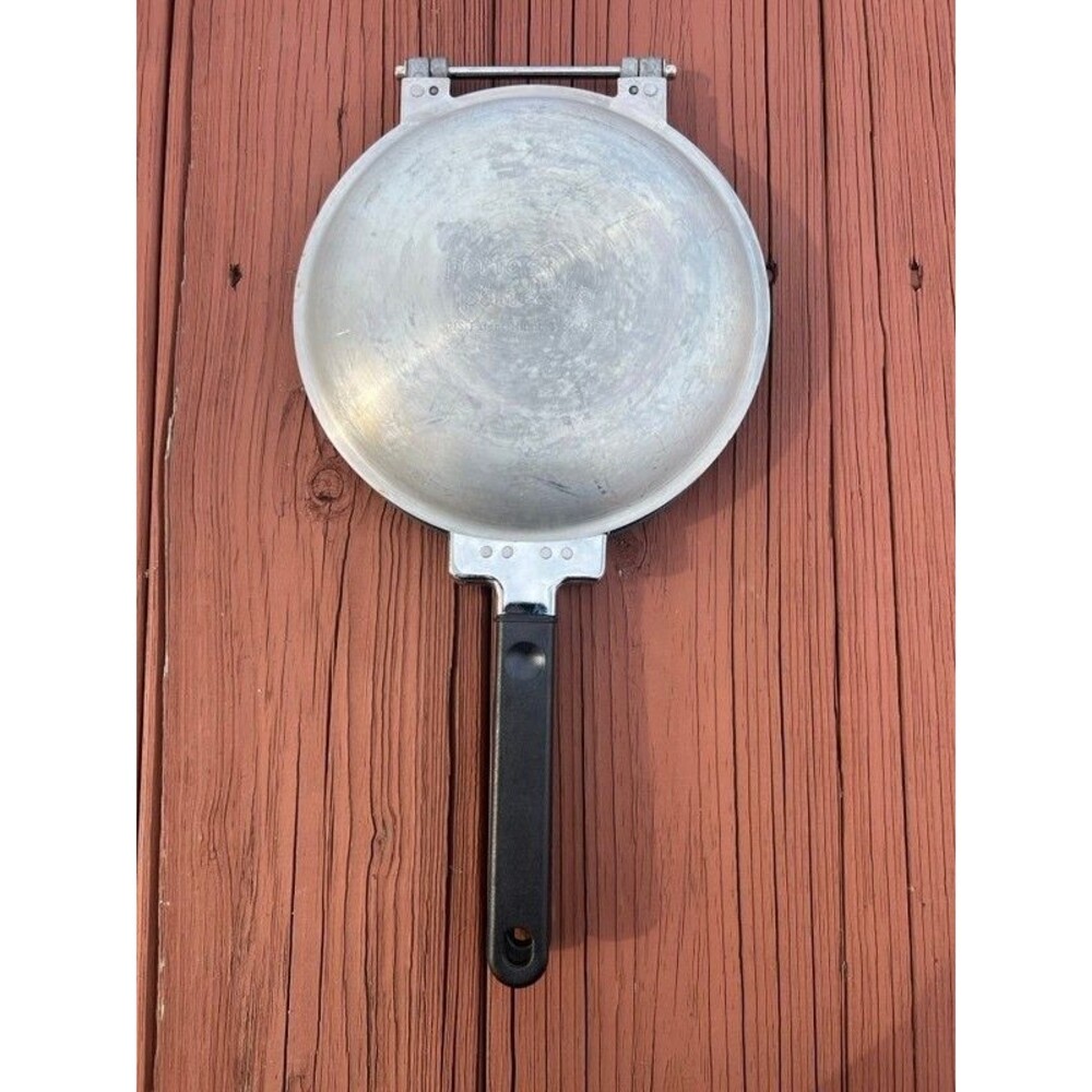 Vintage Double Sided Hinged Aluminum Non Stick Perfect Pancake Pan (5,642,659)